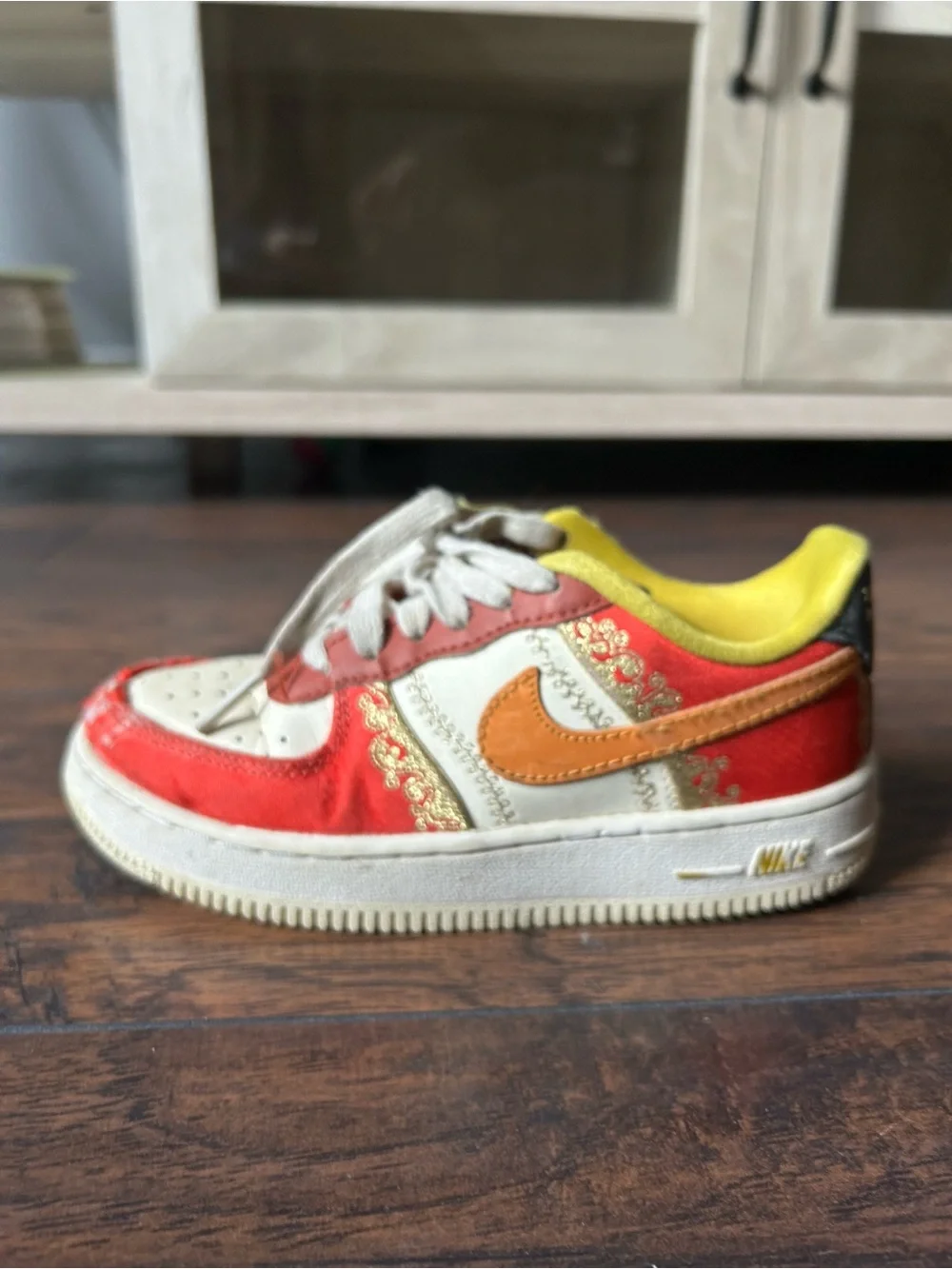 Nike Kids Red and Cream Low-Top Sneakers